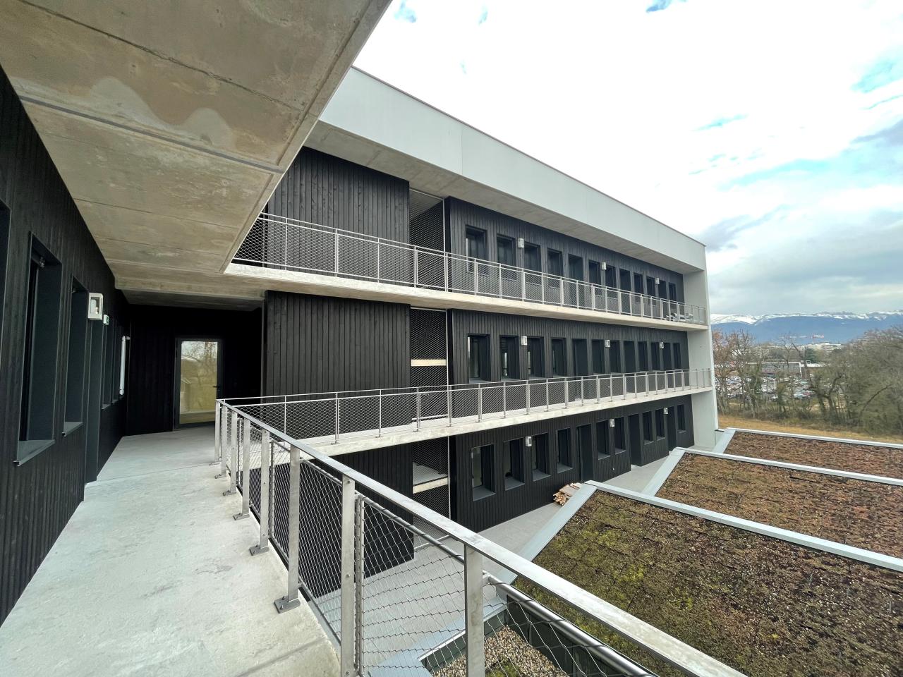 Bureau Ferney-Voltaire 407m² Location bureau Ferney-Voltaire Ain OLBUR2200111 0